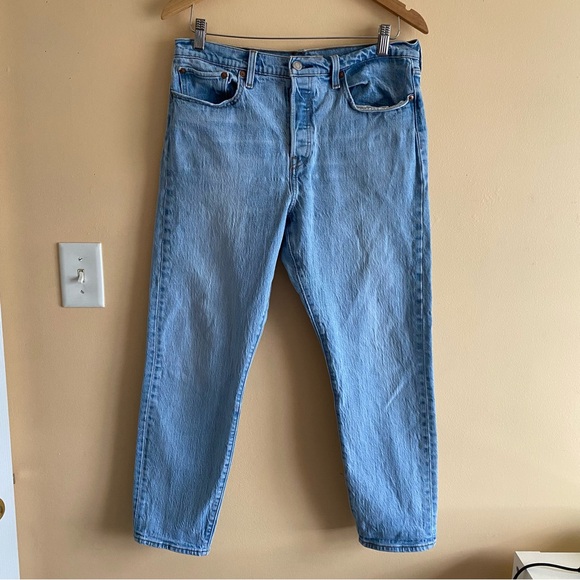 Levis Premium Wedgie Icon Straight Jeans Woman 31 Light Wash High Rise FLAW - Picture 2 of 16